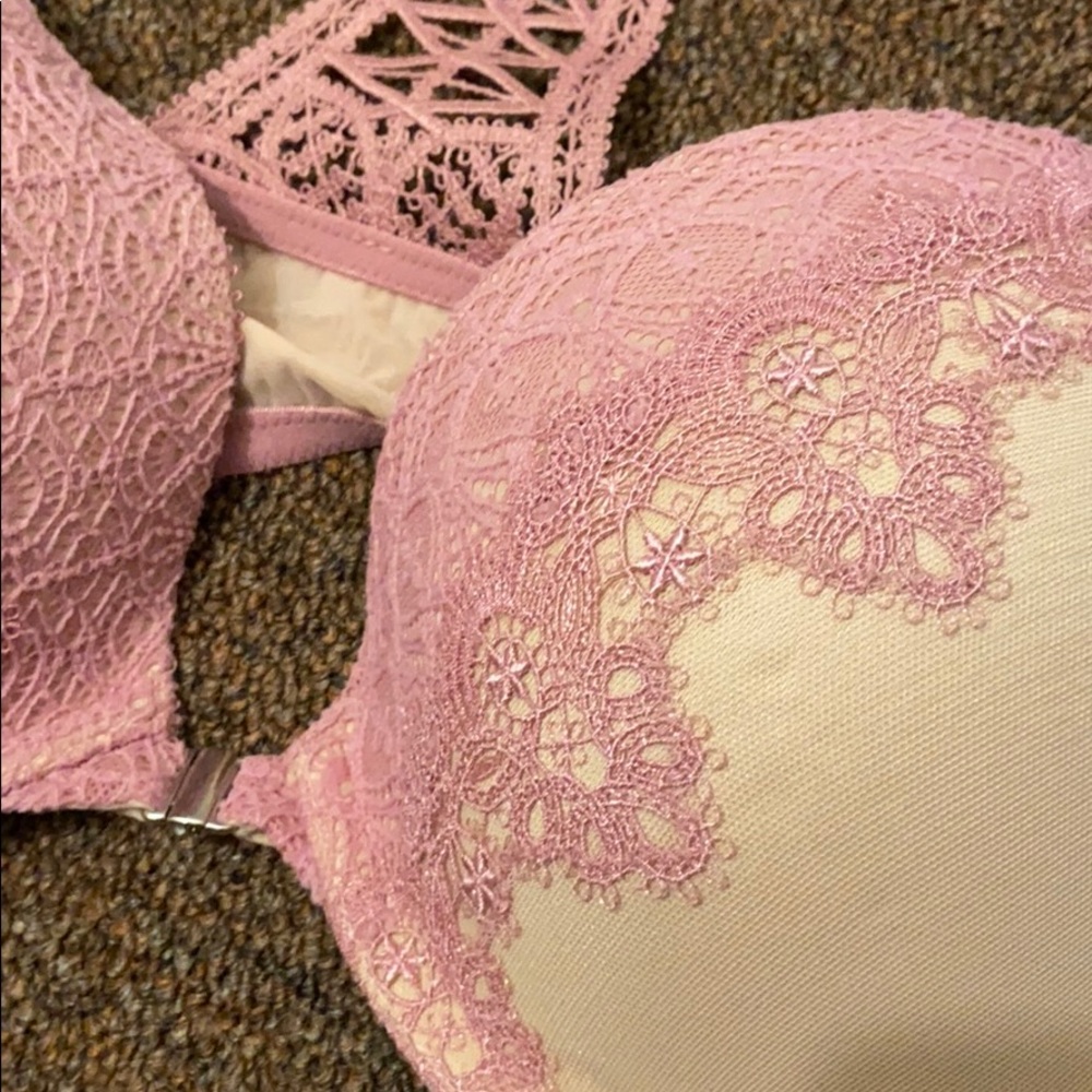 VS Bras - Picture 2 of 5